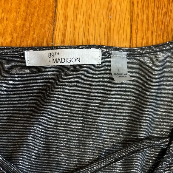 89th + Madison Silver  Long Flare Sleeve Blouse  Size Large - Picture 4 of 8